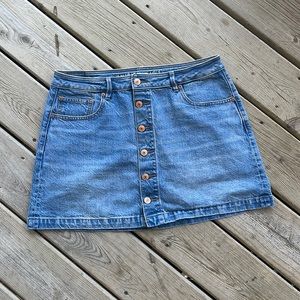 New american eagle size 12 full button mini denim skirt